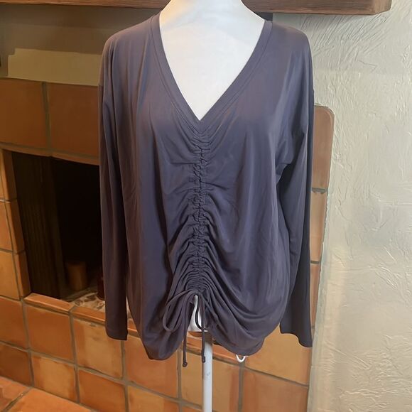Athleta Gray Crossover Ruched Front Long Sleeve Top, size M - Picture 1 of 8